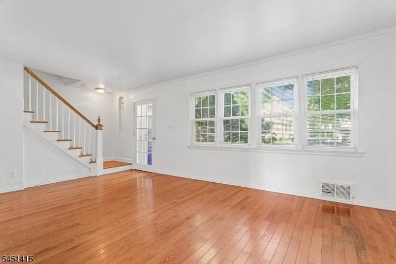 32 Locust Ave - Photo 2 of 25