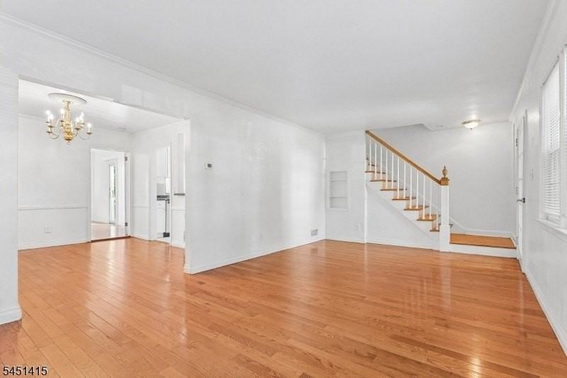 32 Locust Ave - Photo 3 of 25