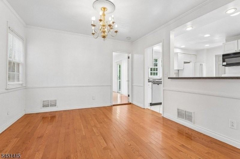 32 Locust Ave - Photo 5 of 25