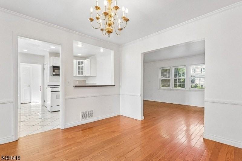 32 Locust Ave - Photo 6 of 25