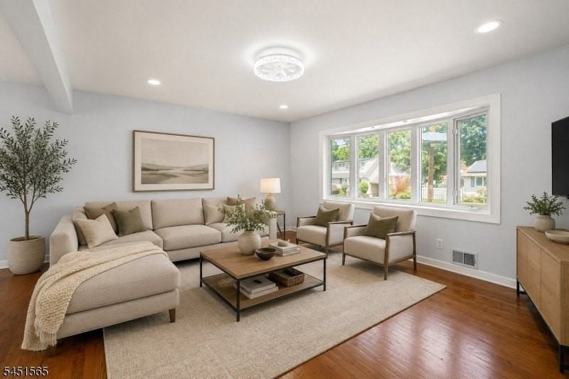 18 Deerwood Ave - Photo 4 of 14