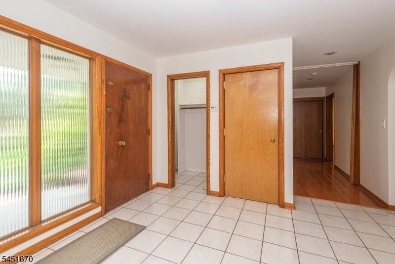681 Easton Ave - Photo 3 of 20
