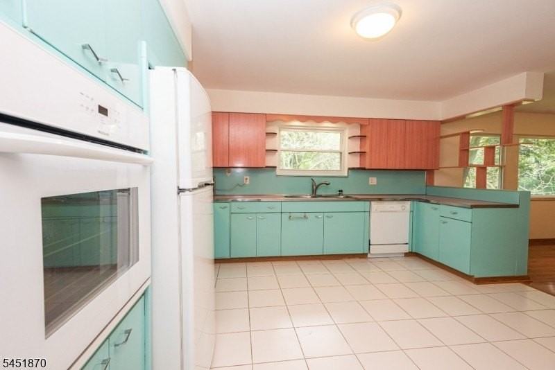 681 Easton Ave - Photo 5 of 20