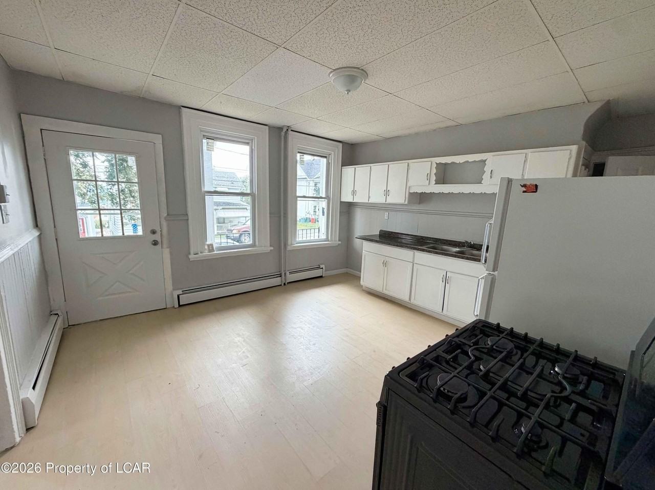 310 Oak St #1 - Photo 3 of 10