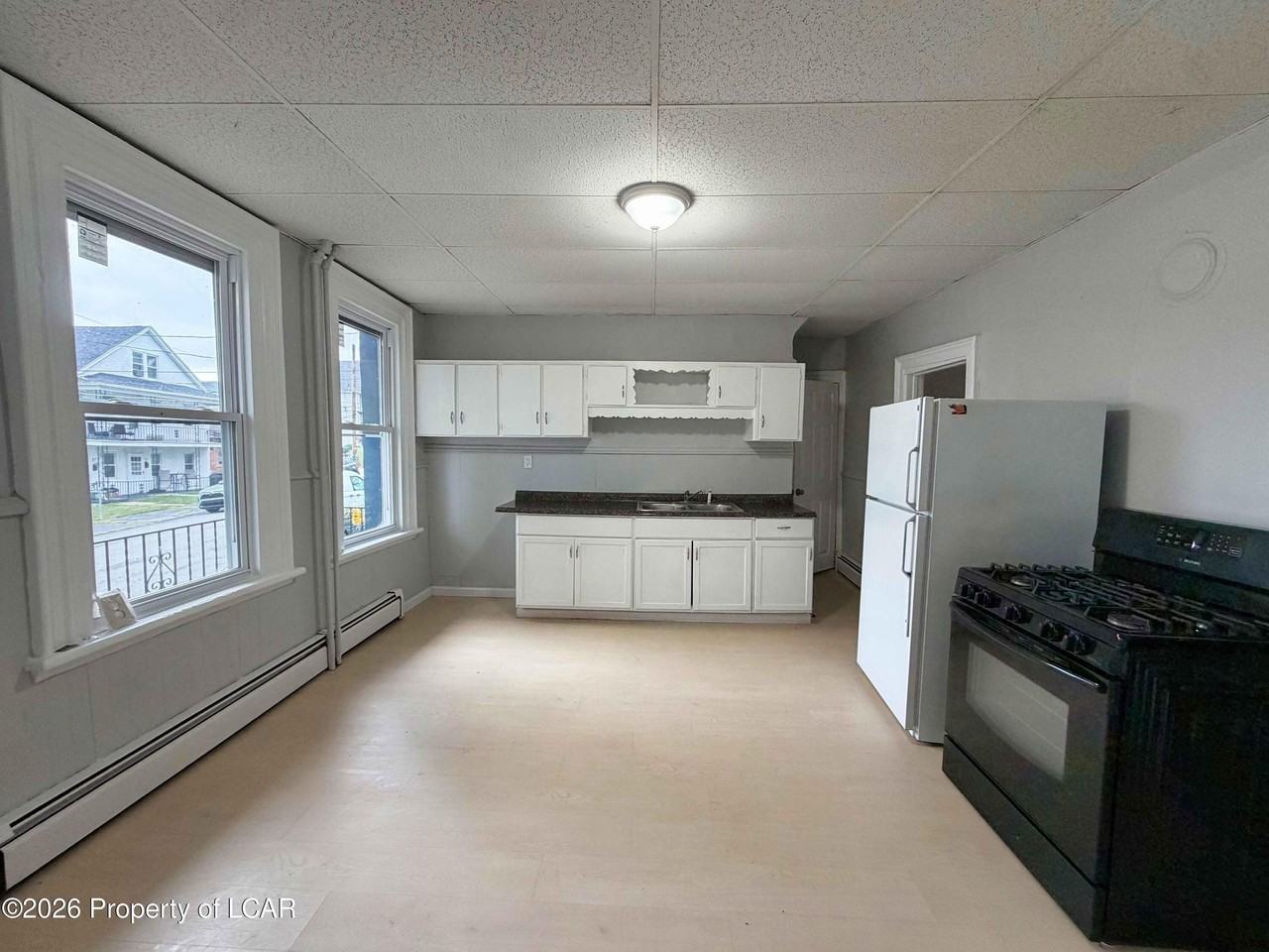 310 Oak St #1 - Photo 4 of 10