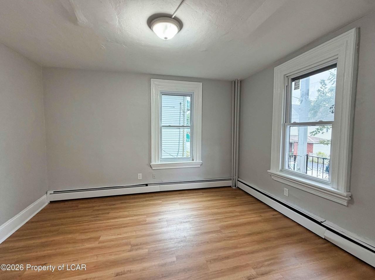 310 Oak St #1 - Photo 5 of 10