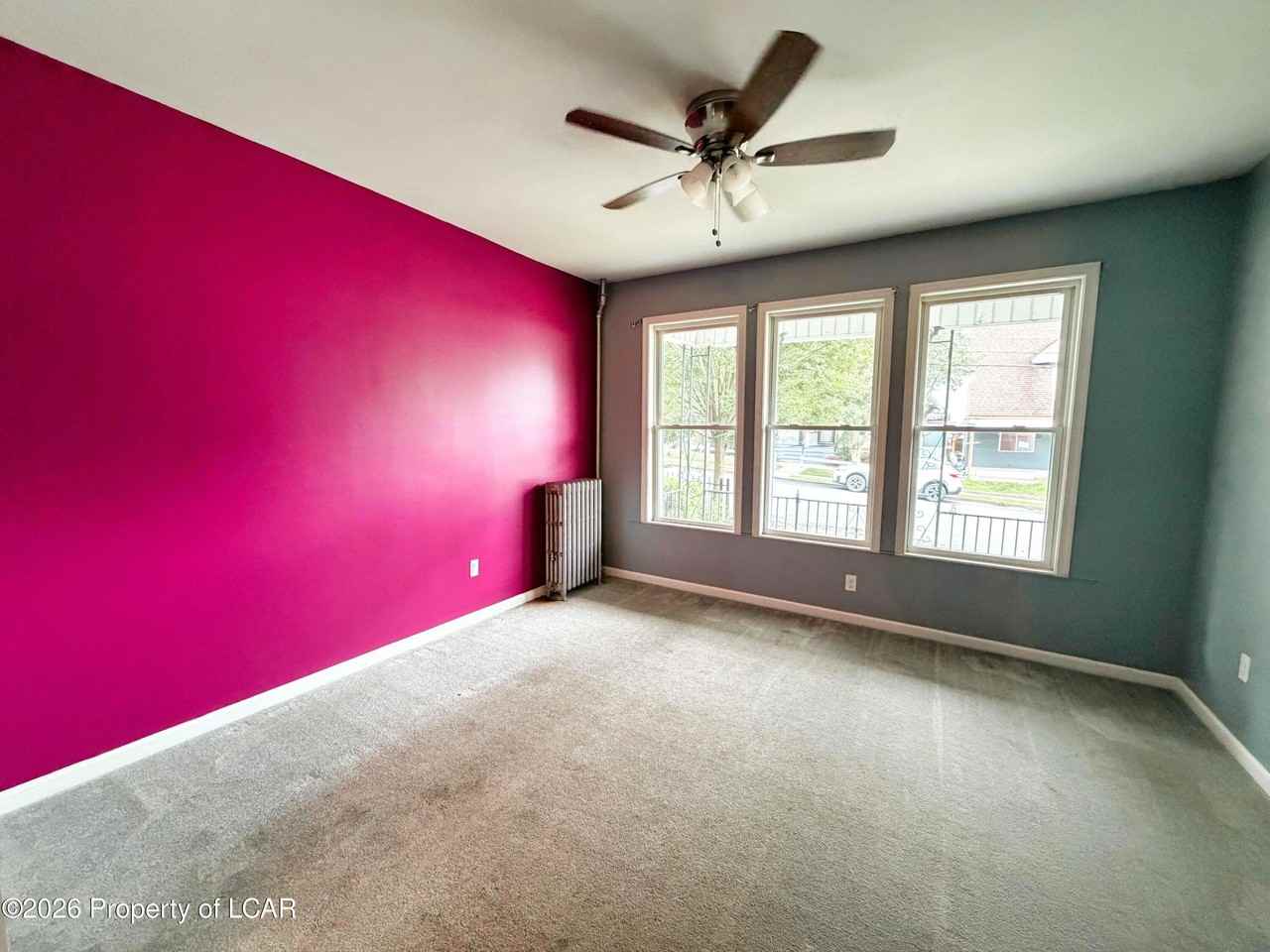 645 Prescott Ave - Photo 2 of 16