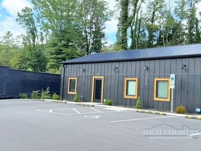 1040 S Jefferson Ave - Photo 2 of 13