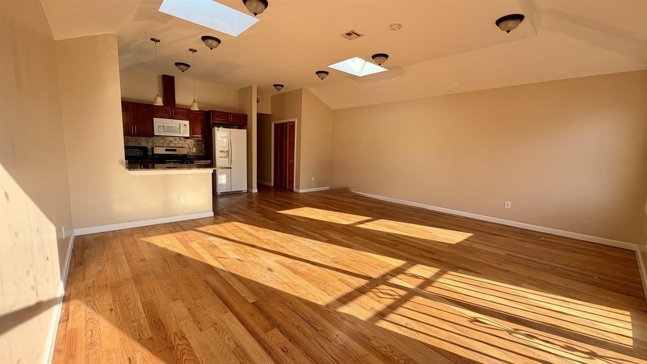 54 Terrace Ave