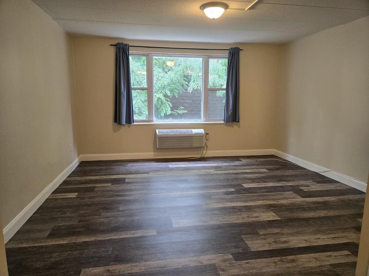685 Prospect Ave #2B
