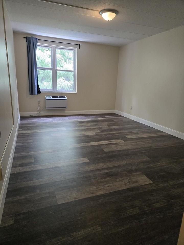 685 Prospect Ave #2B - Photo 2 of 6