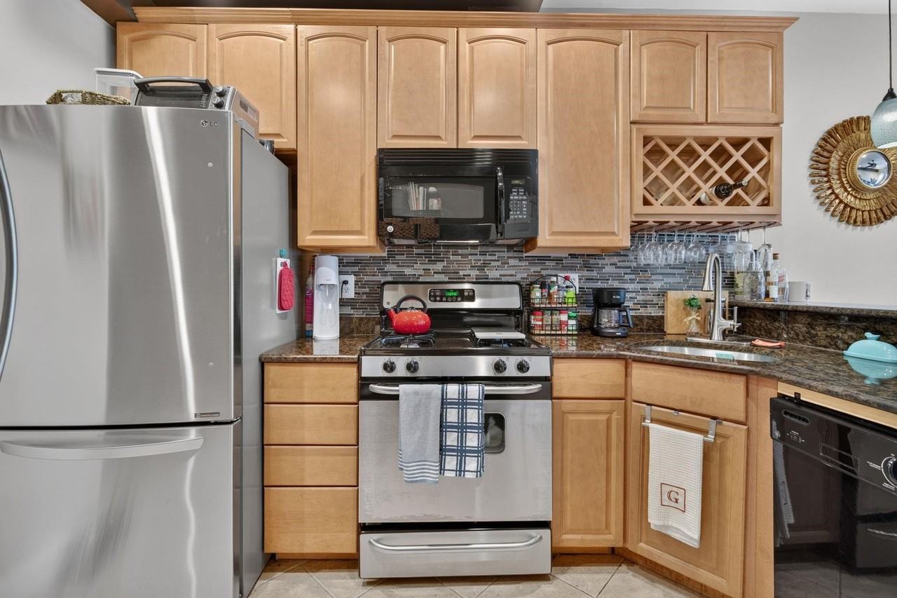 322 Madison St #5 - Photo 7 of 16