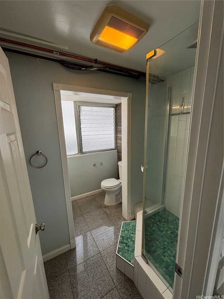 931 University Ave #304 - Photo 7 of 10