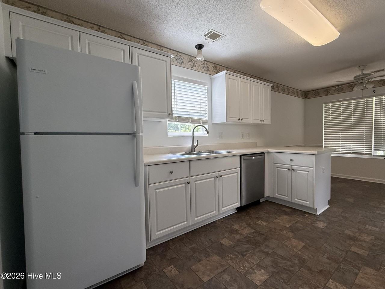 4907 Creek Bottom Ct - Photo 4 of 15