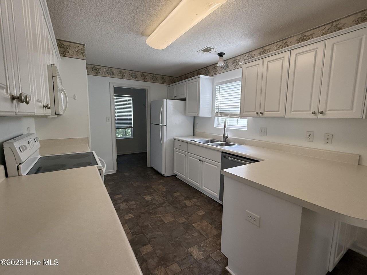 4907 Creek Bottom Ct - Photo 5 of 15