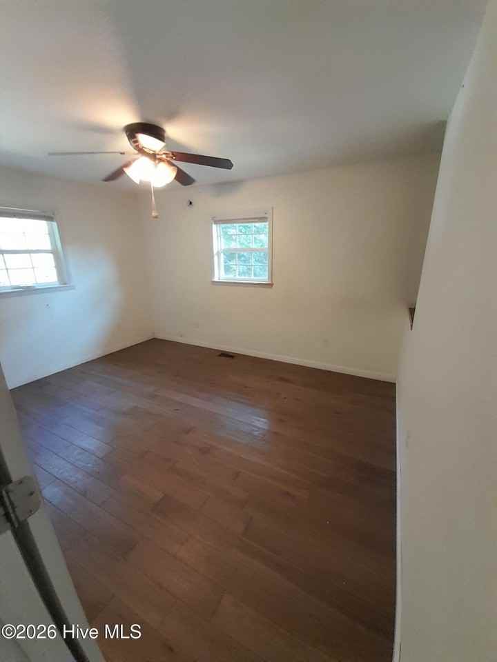 584 Beaver Ridge Rd - Photo 6 of 8