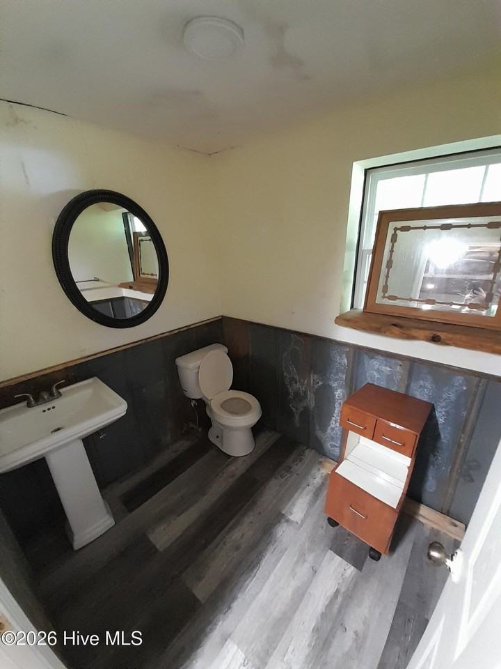 584 Beaver Ridge Rd - Photo 7 of 8
