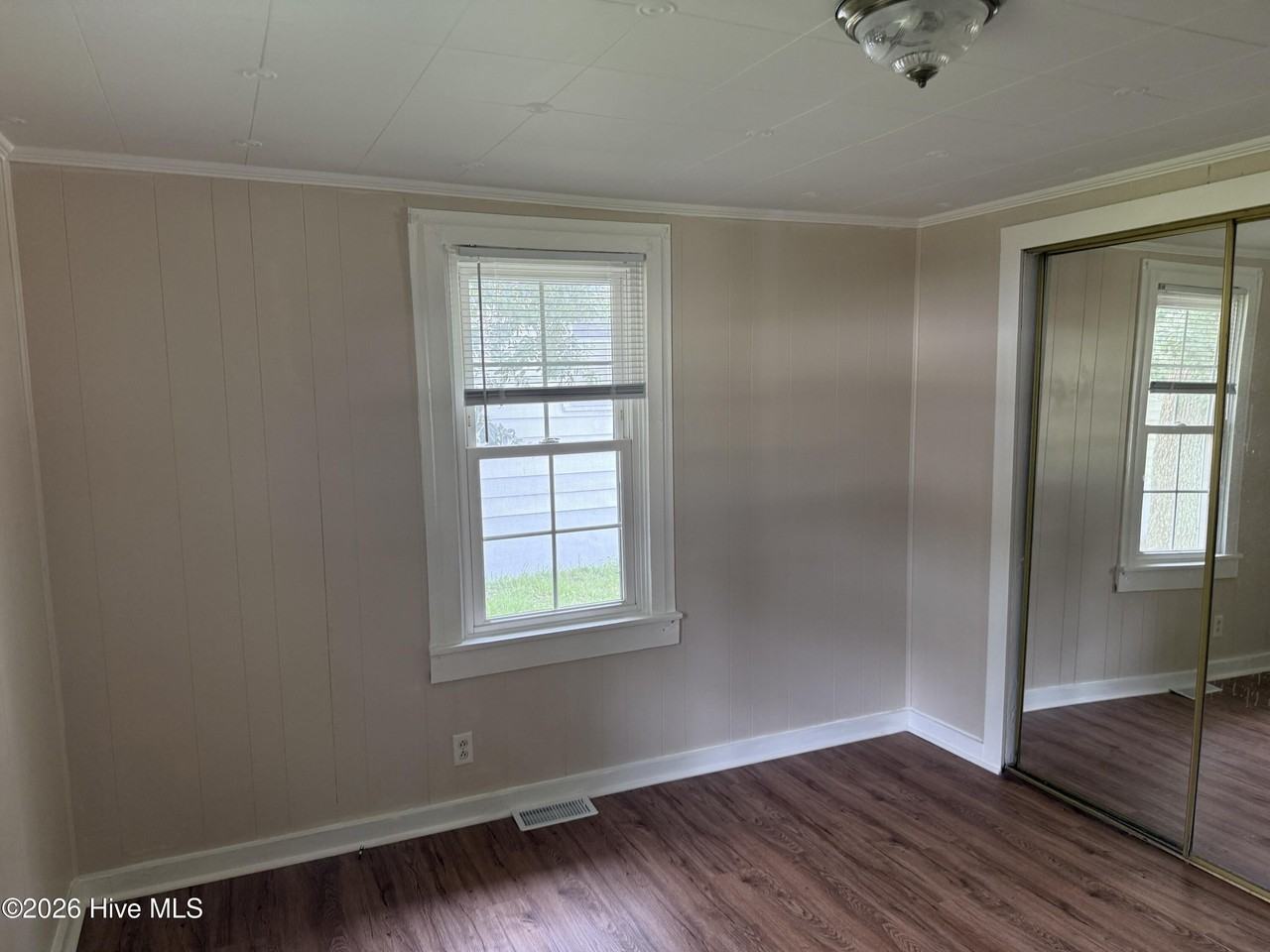 2306 Bay St - Photo 7 of 11
