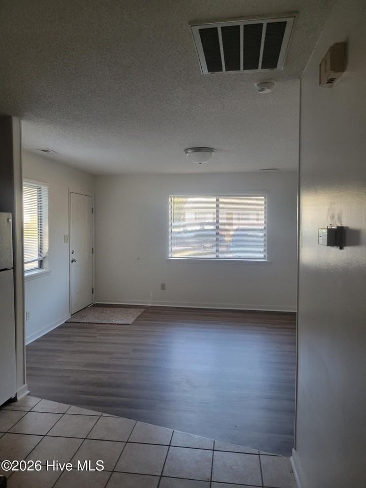 122 Easy St #122 - Photo 3 of 11