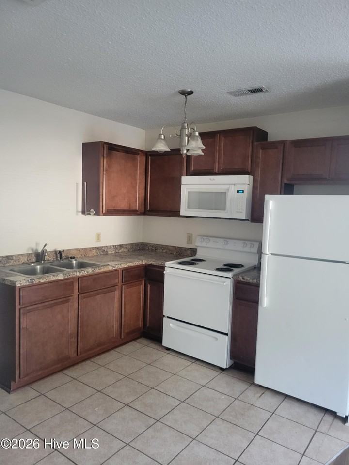 122 Easy St #122 - Photo 5 of 11