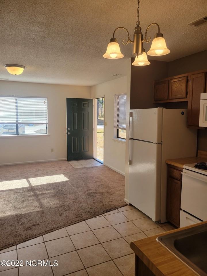 1933 Countrywood Blvd - Photo 5 of 8
