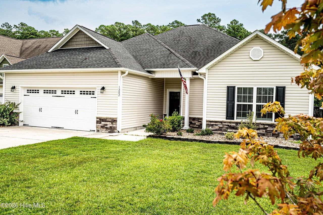 1202 Skipjack Ct - Photo 5 of 31