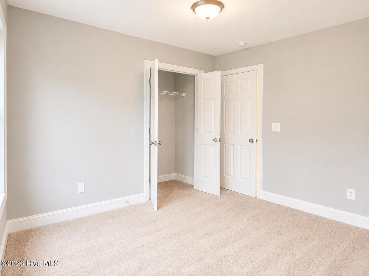 112 Wilda Dr - Photo 2 of 13