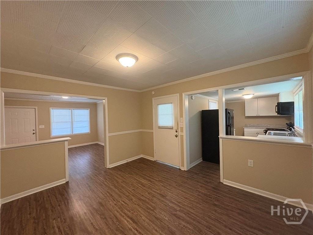 100 N Main St - Photo 5 of 15