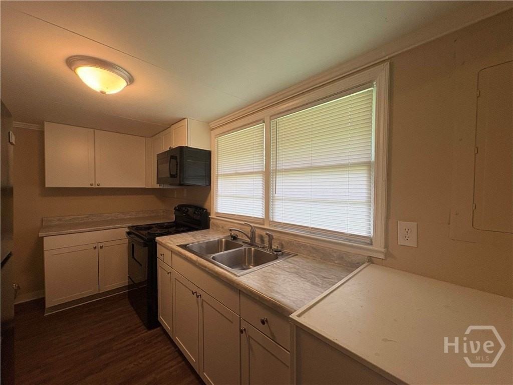 100 N Main St - Photo 6 of 15