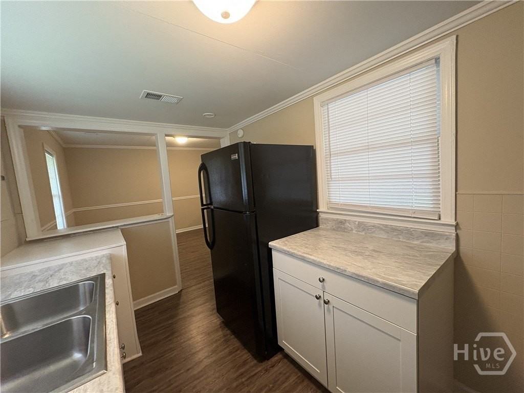 100 N Main St - Photo 7 of 15