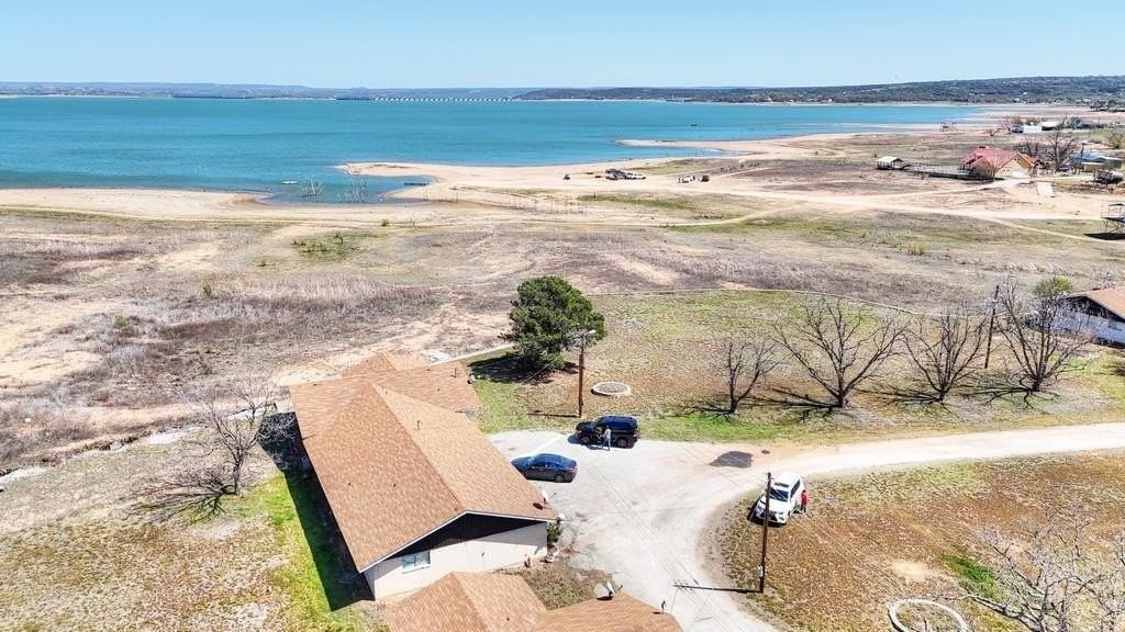 126 Lake Breeze Dr - Photo 2 of 20