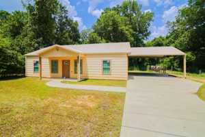 featured image of 411 Johnson St