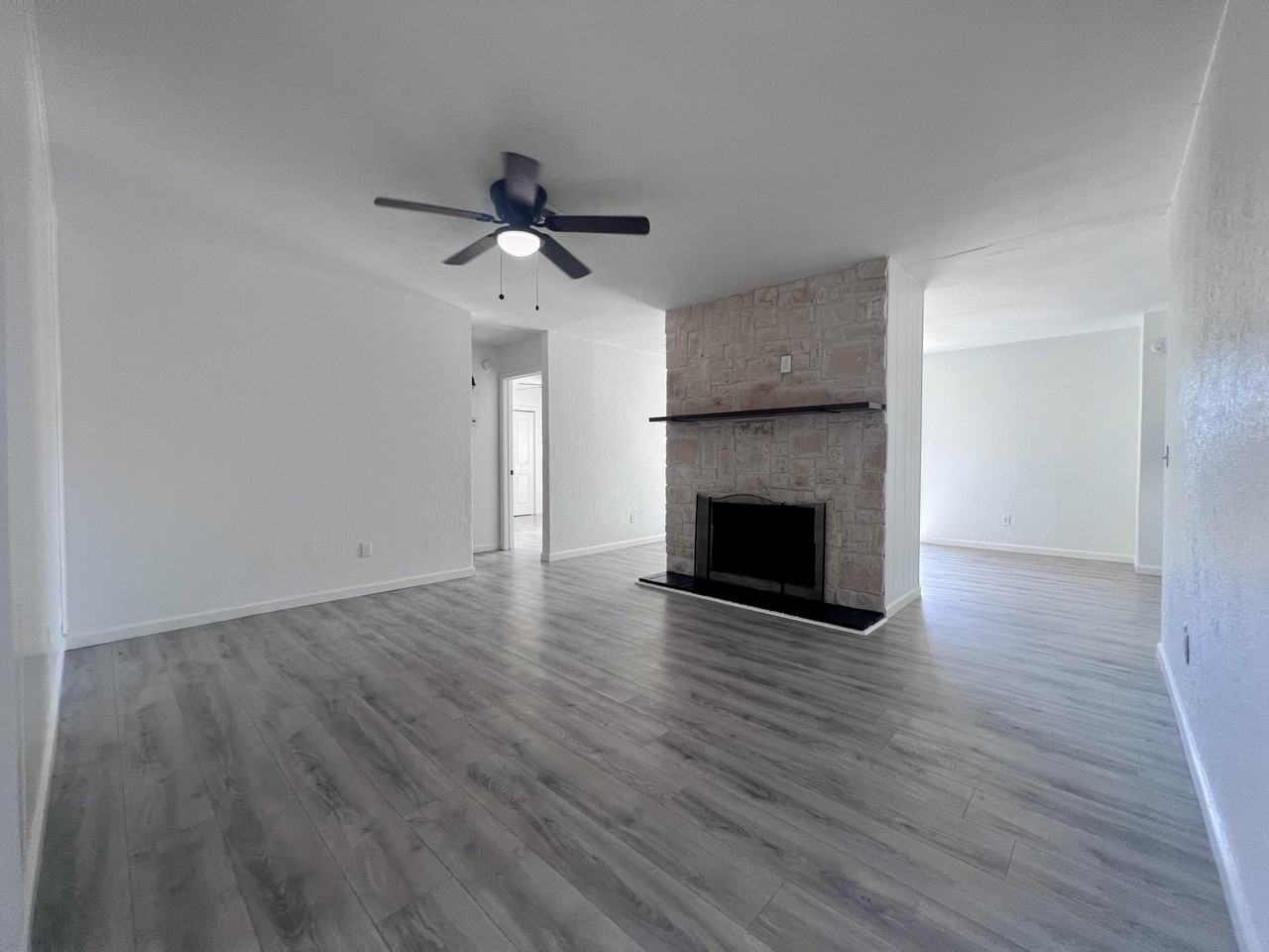 8216 Elkridge Ave - Photo 3 of 19