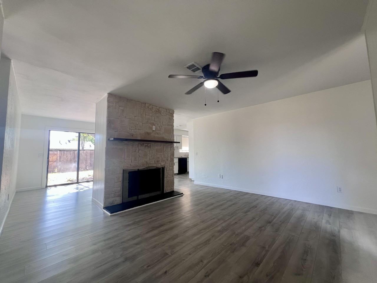8216 Elkridge Ave - Photo 4 of 19