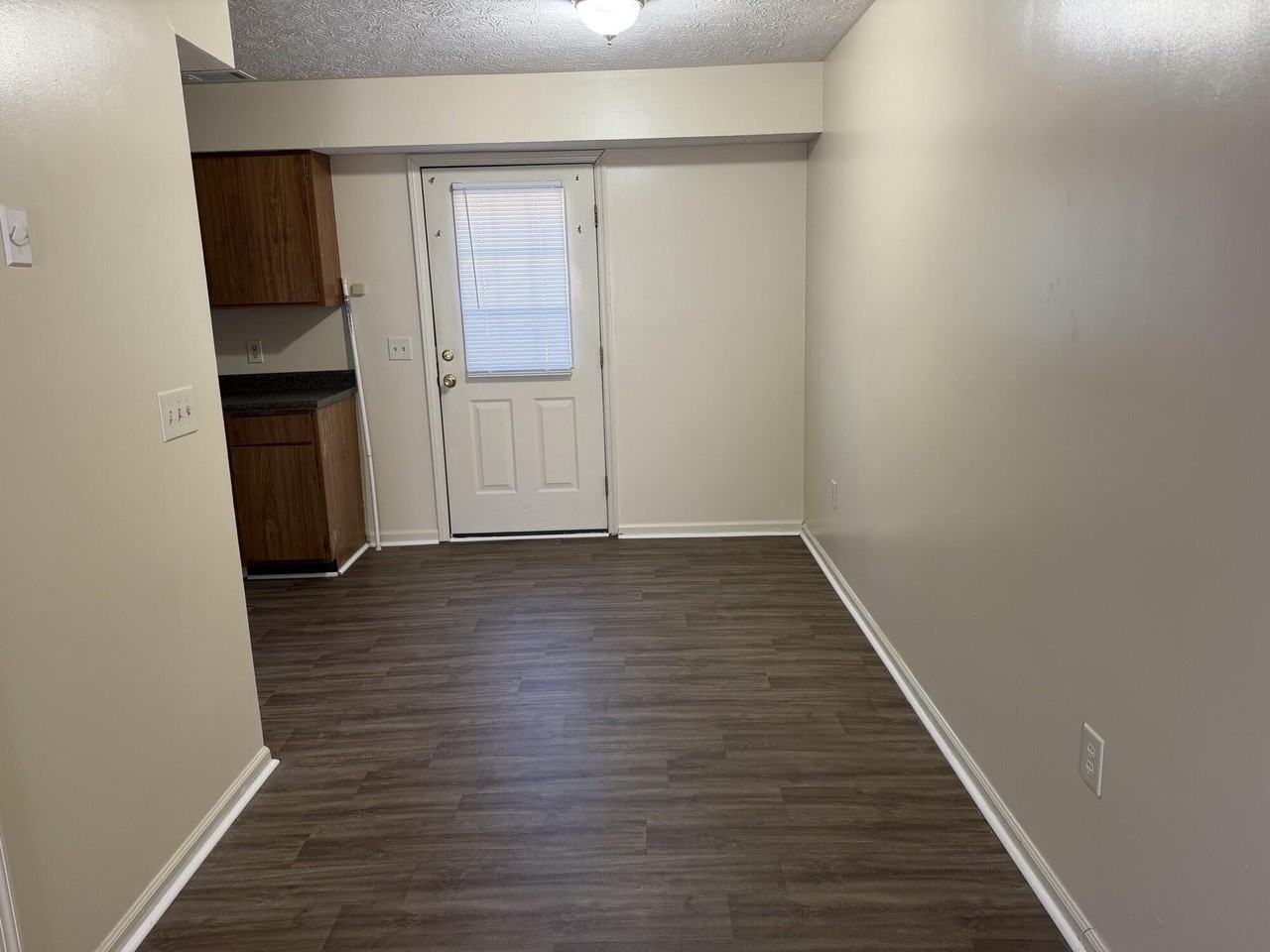 212 Calumet Dr #2 - Photo 4 of 9