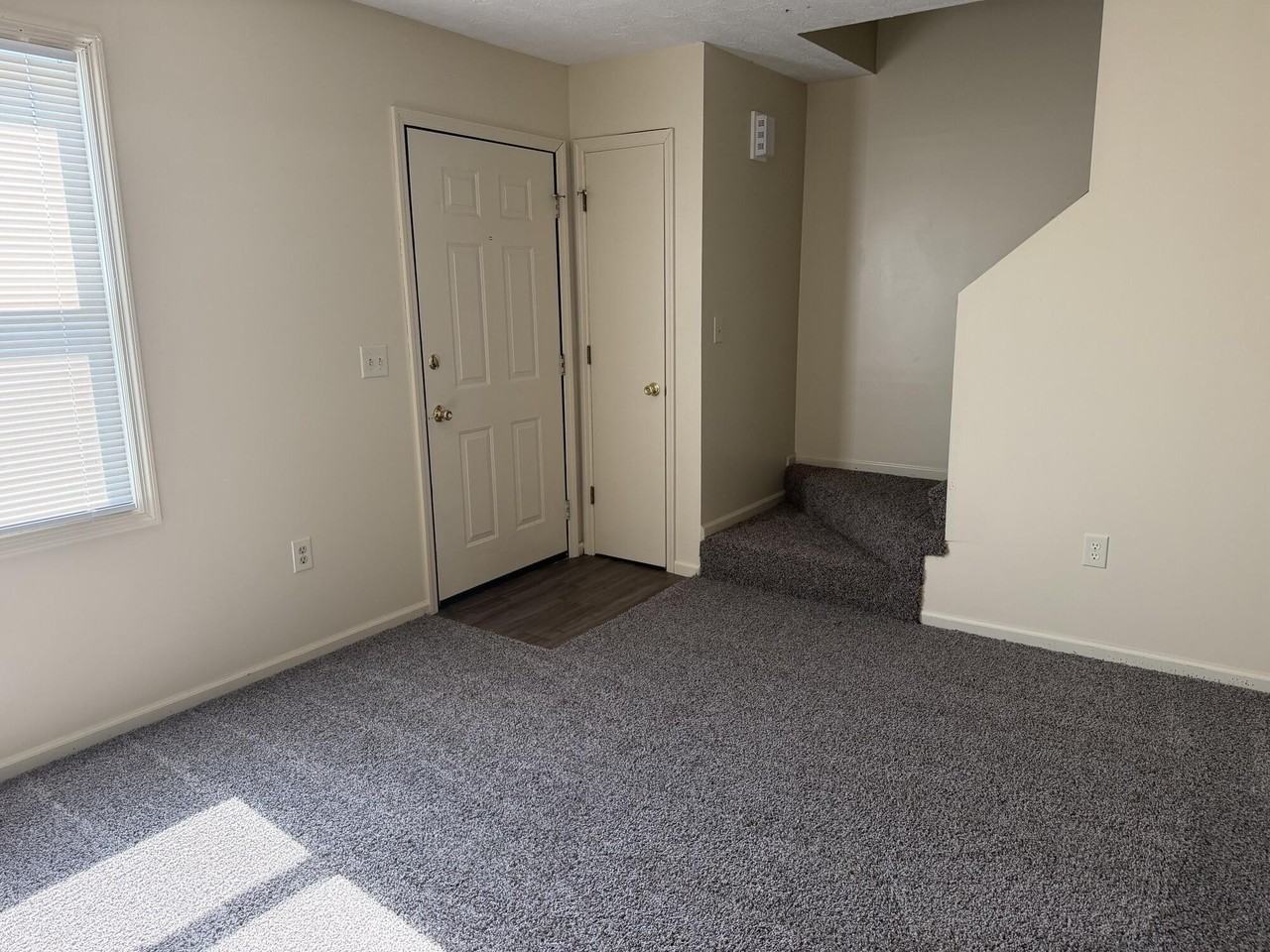 212 Calumet Dr #2 - Photo 5 of 9