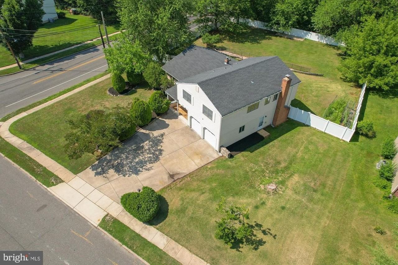 701 Crestbrook Ave - Photo 3 of 45