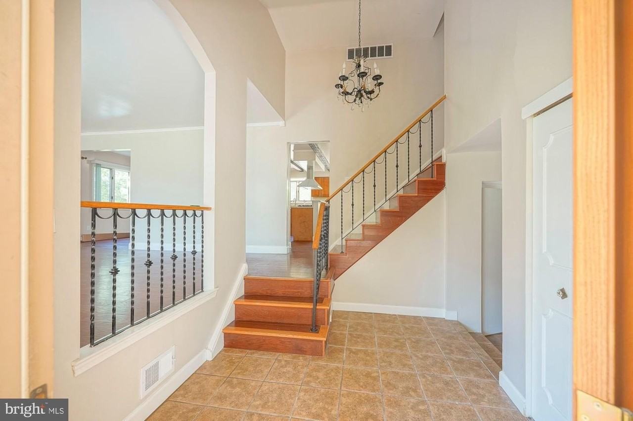 701 Crestbrook Ave - Photo 7 of 45