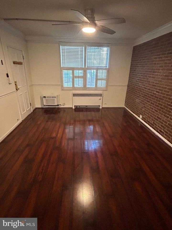 230 N Thomas St - Photo 2 of 8
