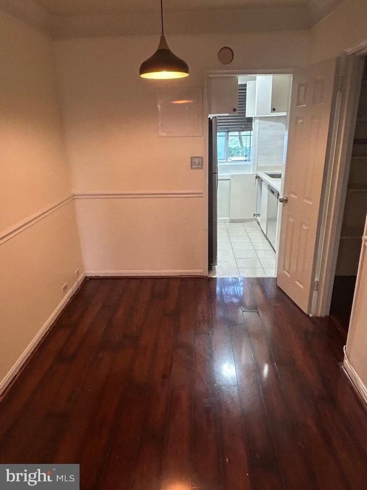 230 N Thomas St - Photo 5 of 8