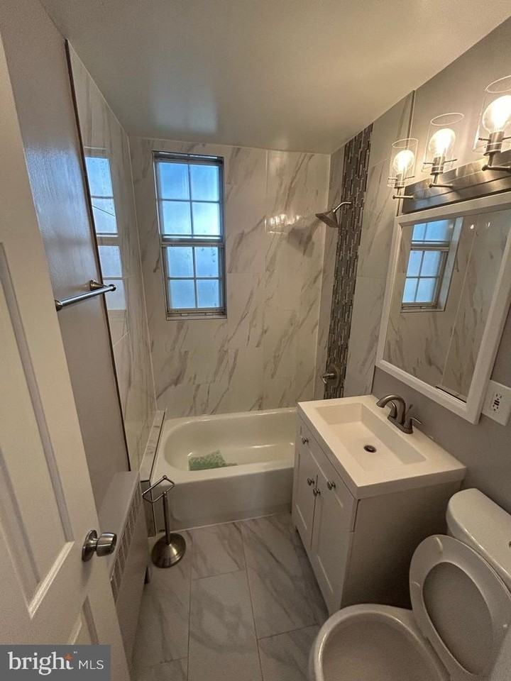 230 N Thomas St - Photo 7 of 8