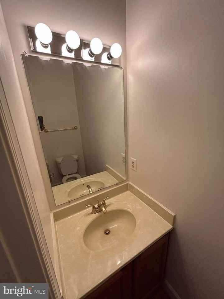 3945 Valley Ridge Dr - Photo 4 of 19