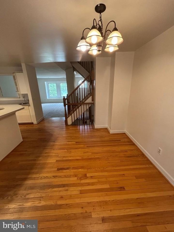 3945 Valley Ridge Dr - Photo 5 of 19