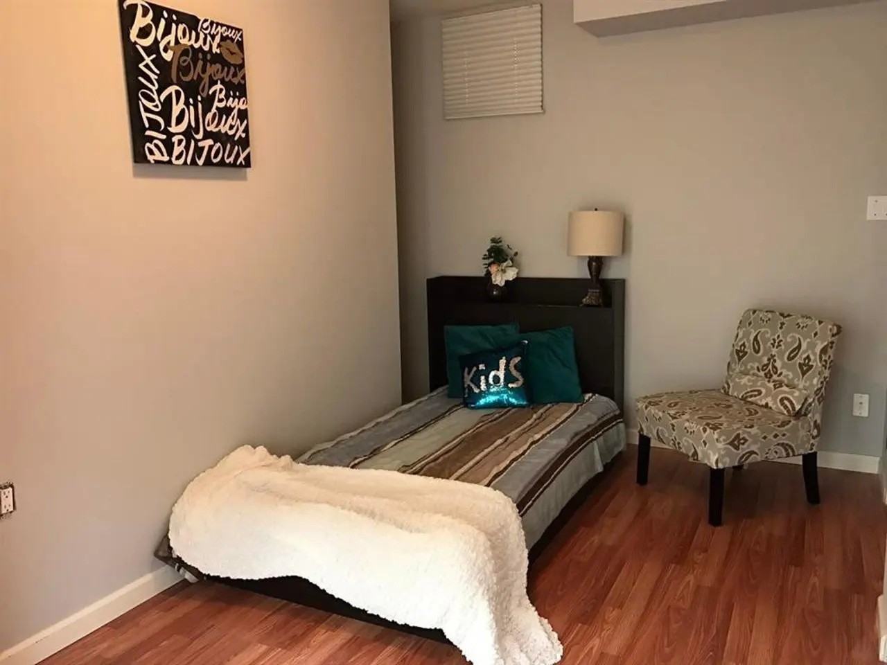 1685 Philip Avenue - Photo 5 of 11