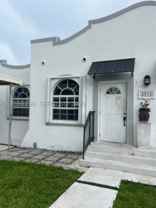 3244 Sw 3rd St #L - Photo 1 of 1
