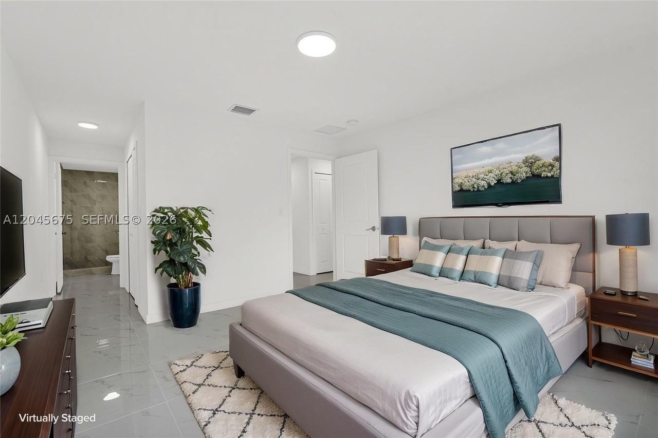 2731 Nw 44th St #2731 - Photo 6 of 11