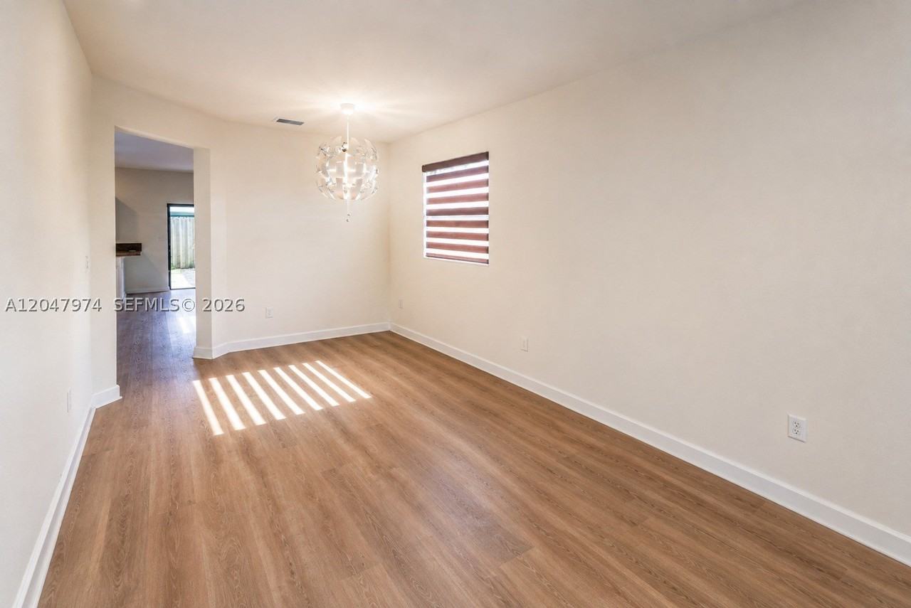3384 Se 1st St #3384 - Photo 4 of 32