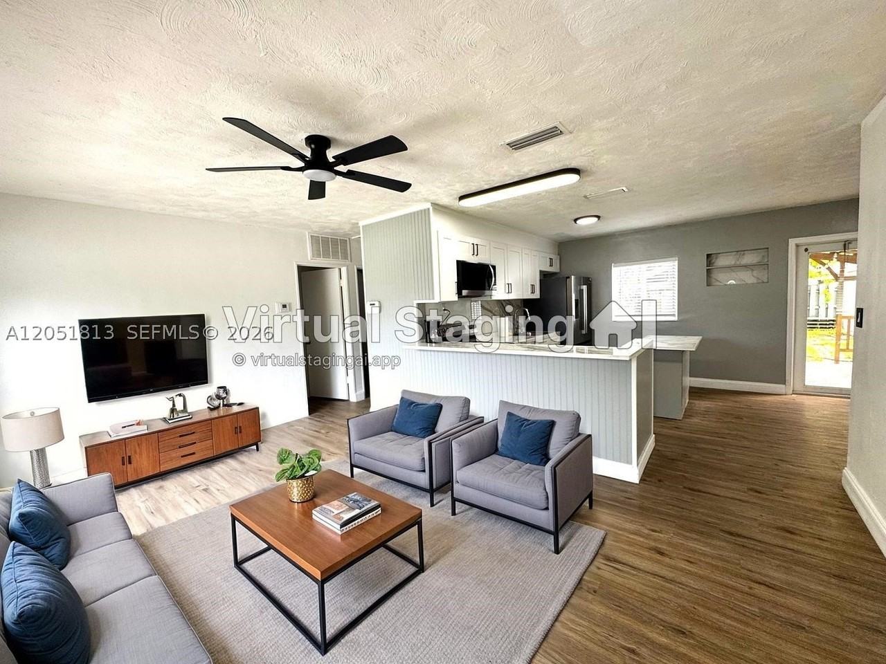 540 Ne 61st St - Photo 3 of 24