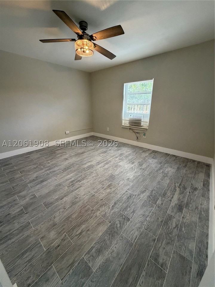 1140 Ne 1st Ave #1140 - Photo 6 of 12