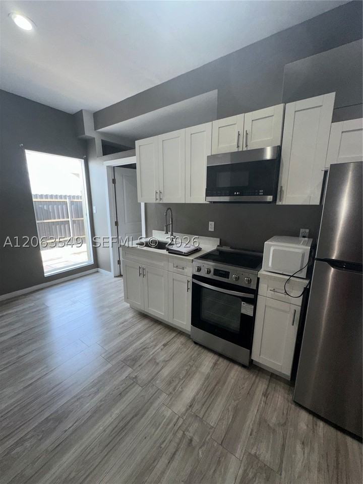 27667 Sw 133rd Pl #0 - Photo 4 of 6